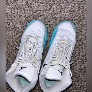 girls jordan 11’s 6.5y